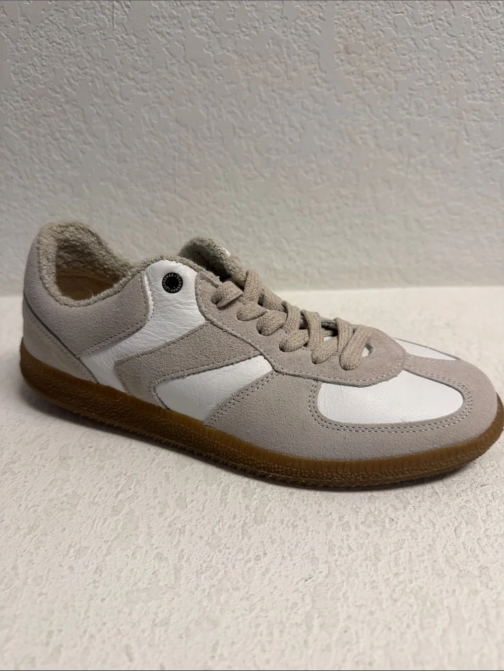 NWT Womans Casual Suede & Leather Sneaker - Beige/White 41/ 9.5/10